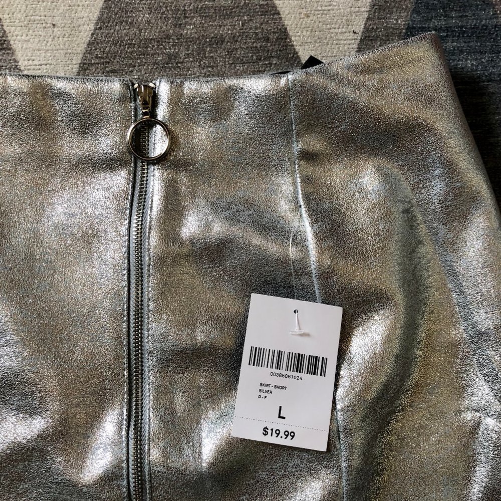 Forever 21 Silver Skirt New With Tags